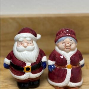 Vintage Salt & Pepper Shakers Santa and Mrs. Claus